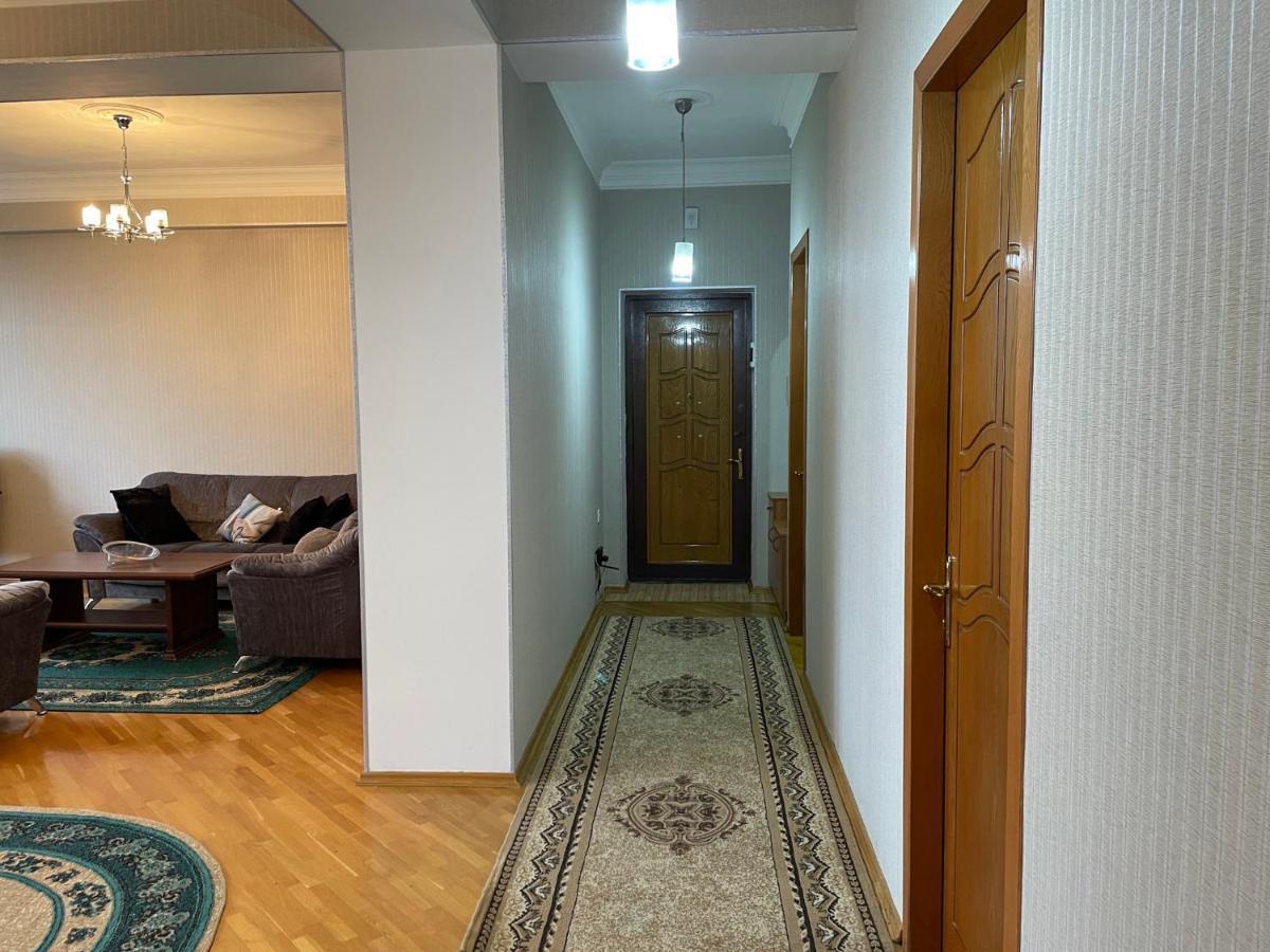 Mayden Family Apartment Баку Екстер'єр фото