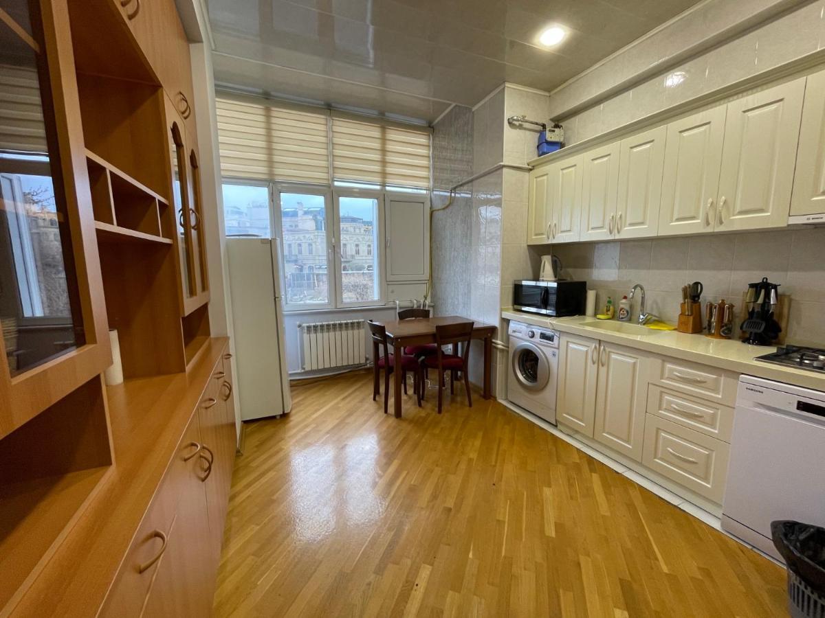 Mayden Family Apartment Баку Екстер'єр фото