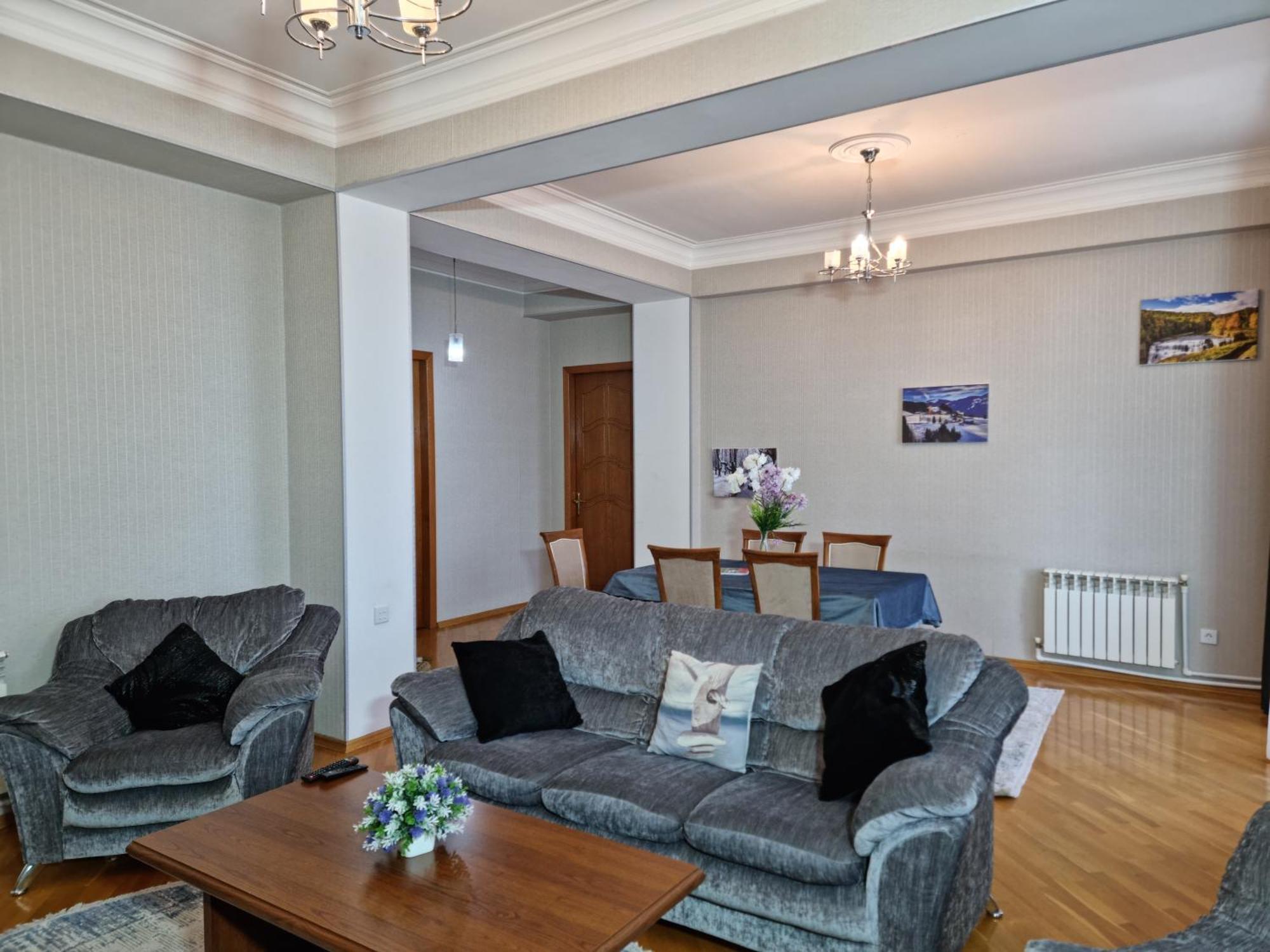 Mayden Family Apartment Баку Екстер'єр фото