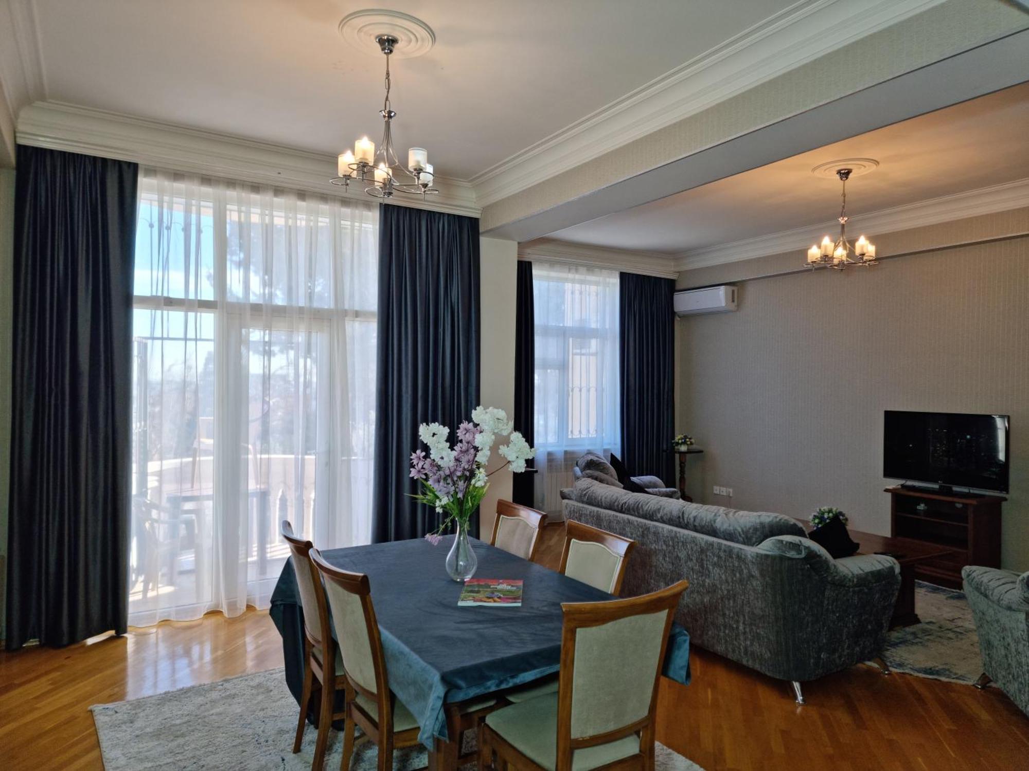 Mayden Family Apartment Баку Екстер'єр фото